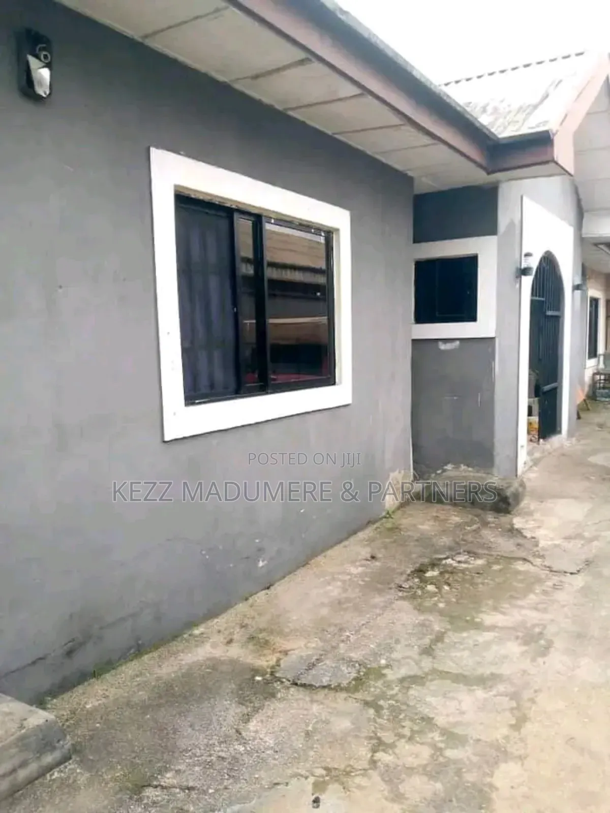 6bdrm Bungalow in Mgbeoba , Port for sale in Port-Harcourt