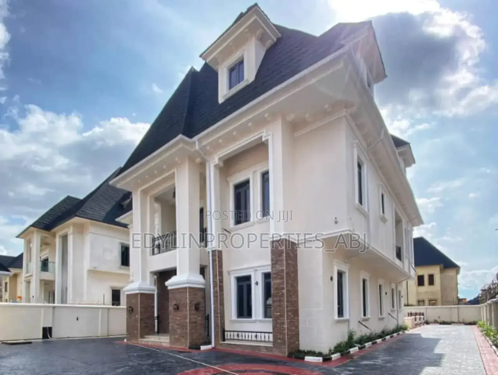 7bdrm Mansion in Gwarinpa for sale in Gwarinpa