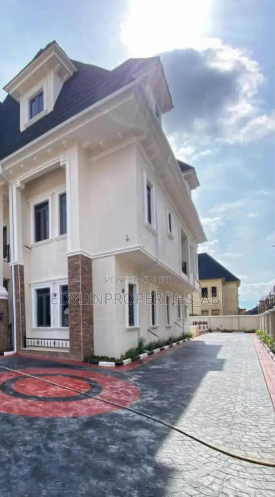 7bdrm Mansion in Gwarinpa for sale in Gwarinpa