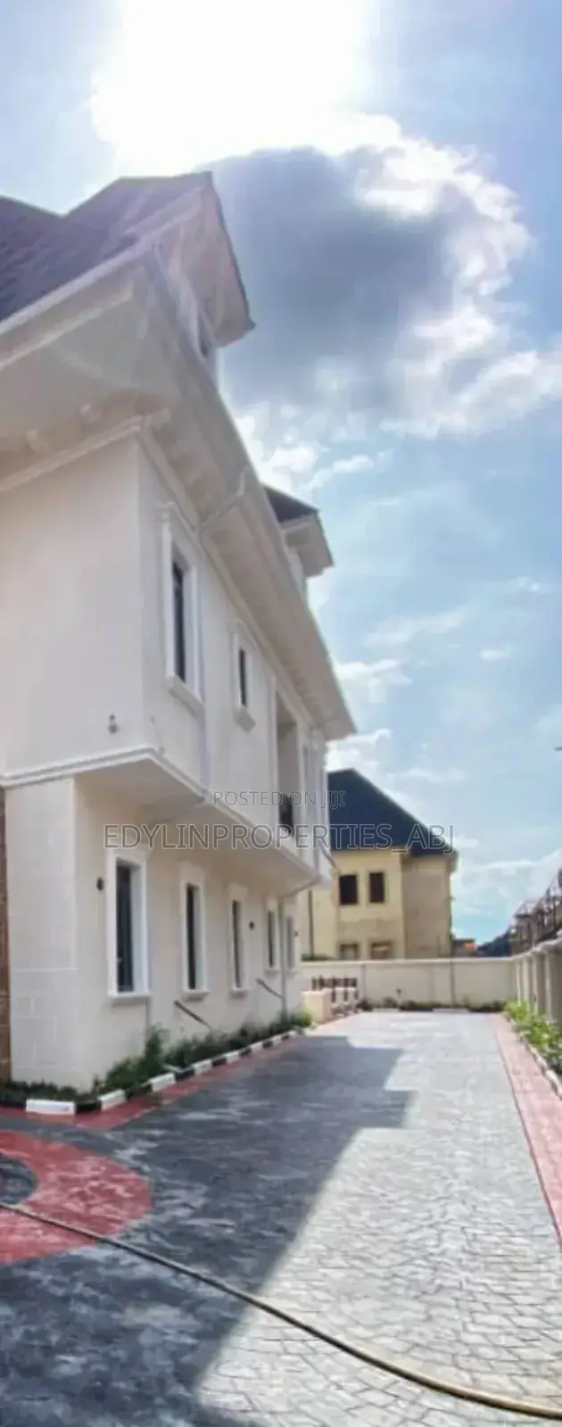 7bdrm Mansion in Gwarinpa for sale in Gwarinpa