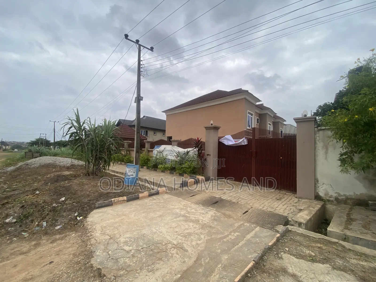 9bdrm Duplex in Akala Way, Akobo, for sale in Akobo