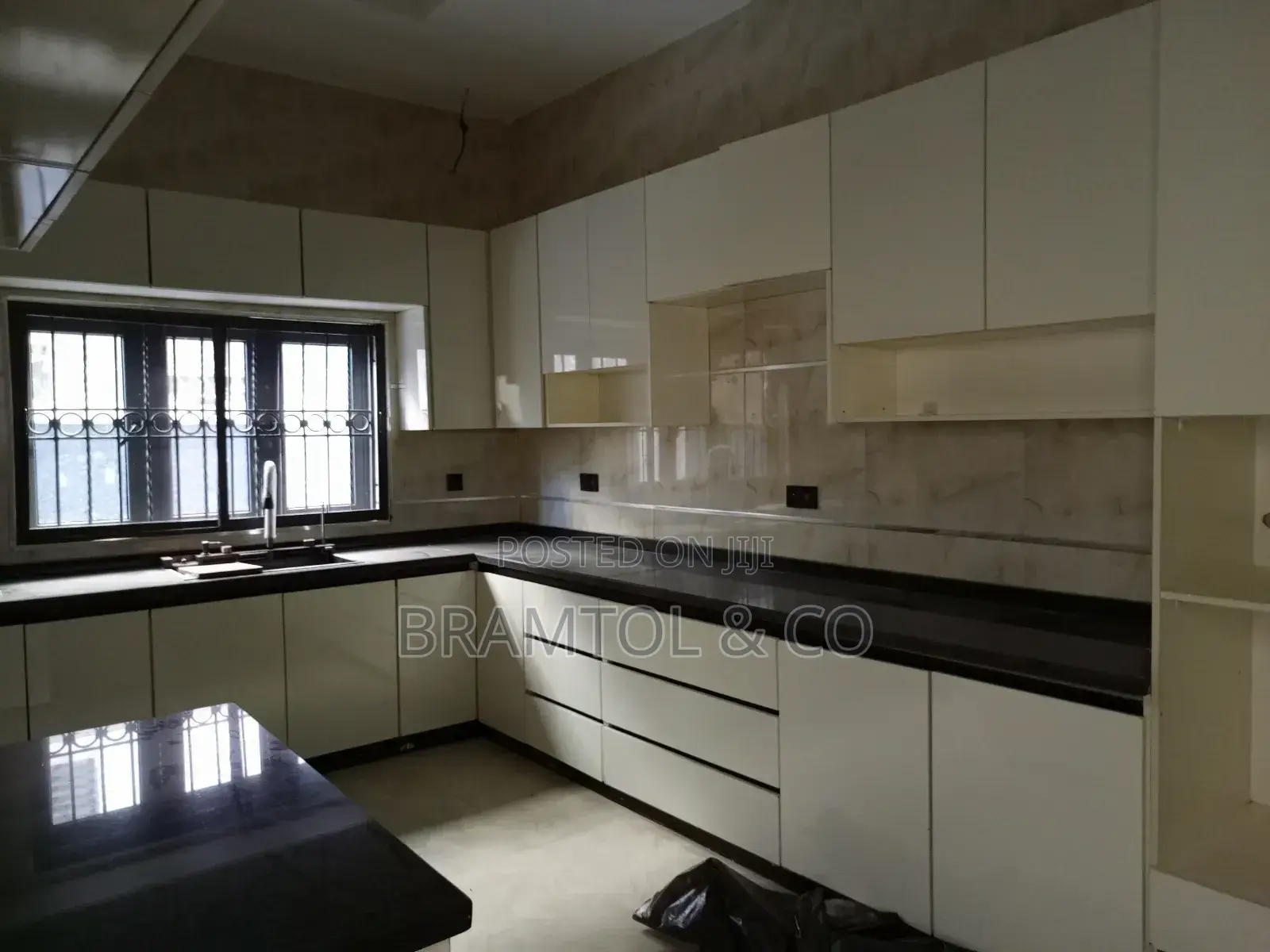 4bdrm Townhouse/Terrace in Jahi for Sale in Jahi