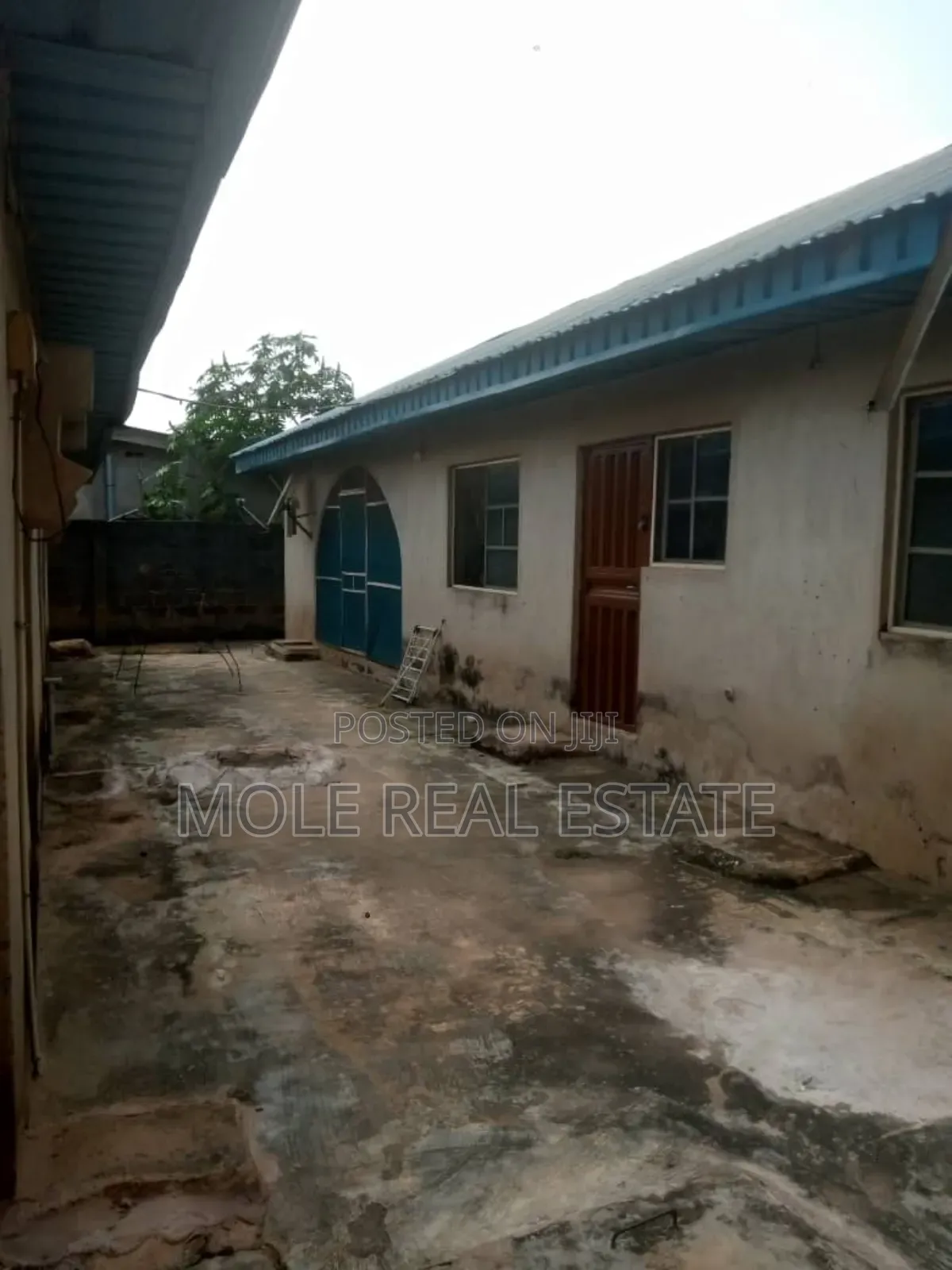 Bungalow on Half Plot Governor's Rd in Igando / Ikotun/Igando