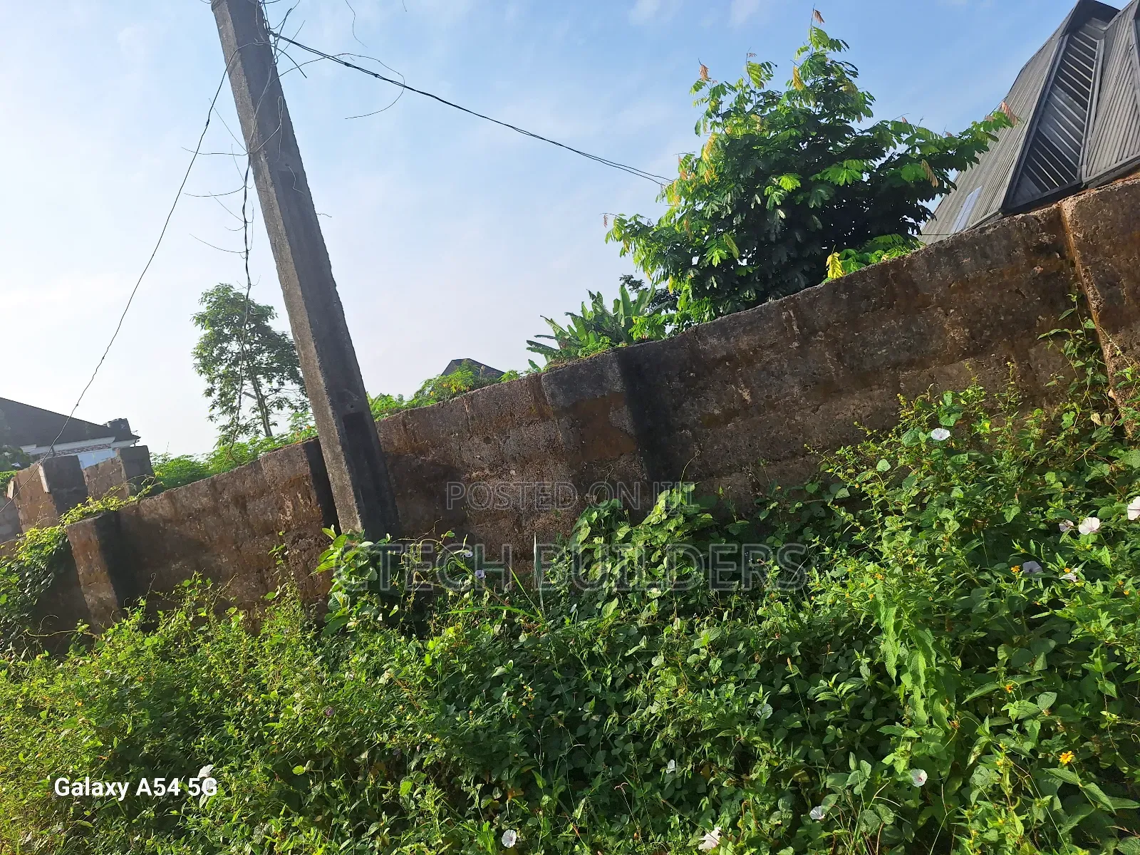 Distress 100ft X 100ft at Airport Road, Okhuoromi in Benin City