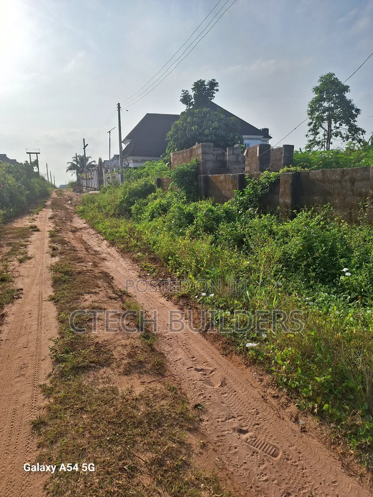 Distress 100ft X 100ft at Airport Road, Okhuoromi in Benin City