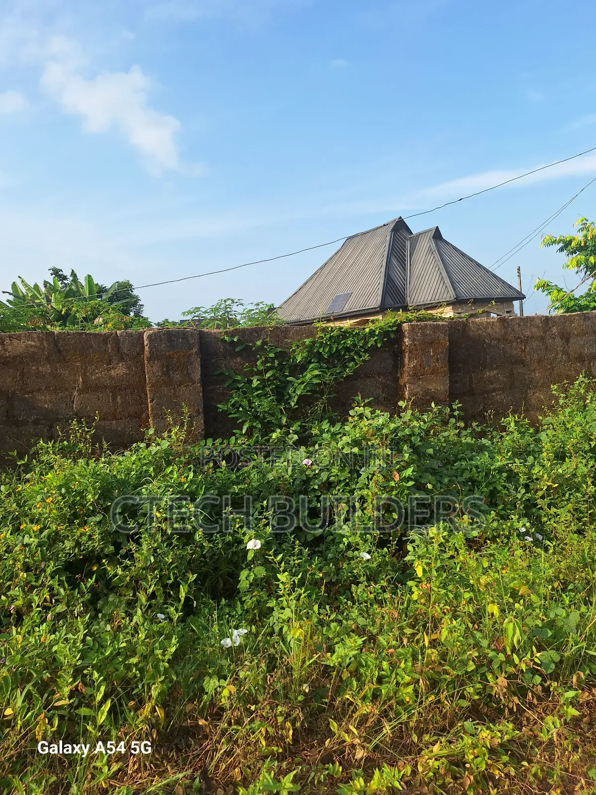 Distress 100ft X 100ft at Airport Road, Okhuoromi in Benin City