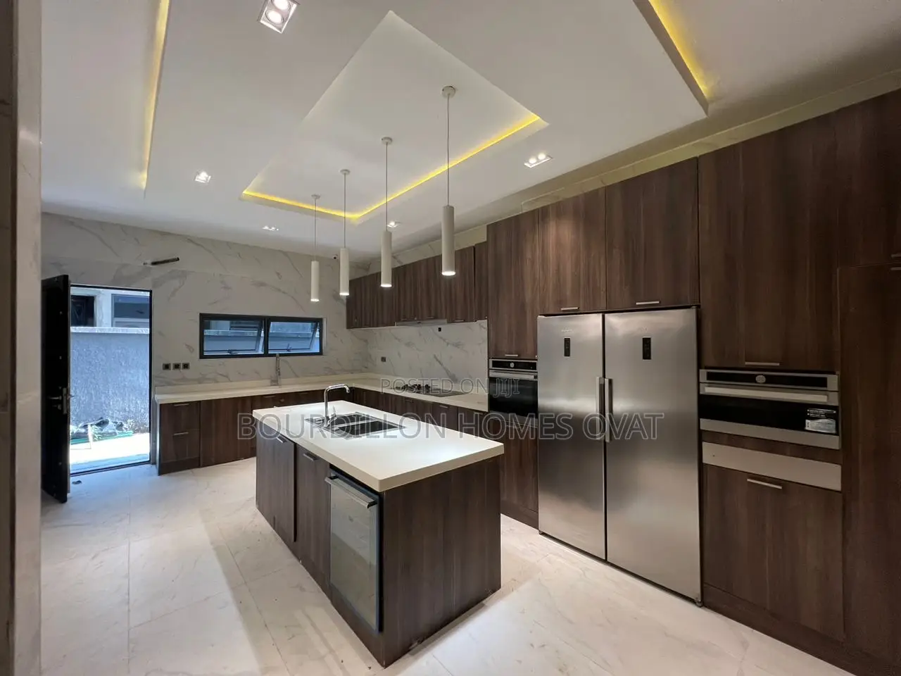 5bdrm Apartment in Jakande for sale in Jakande