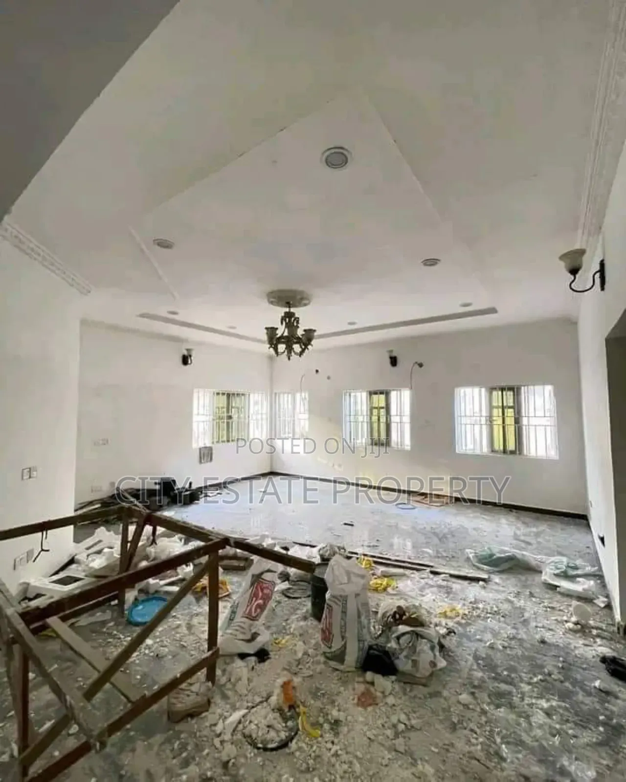Furnished 10bdrm Duplex in Stadium Road, Port-Harcourt for sale in Port-Harcourt