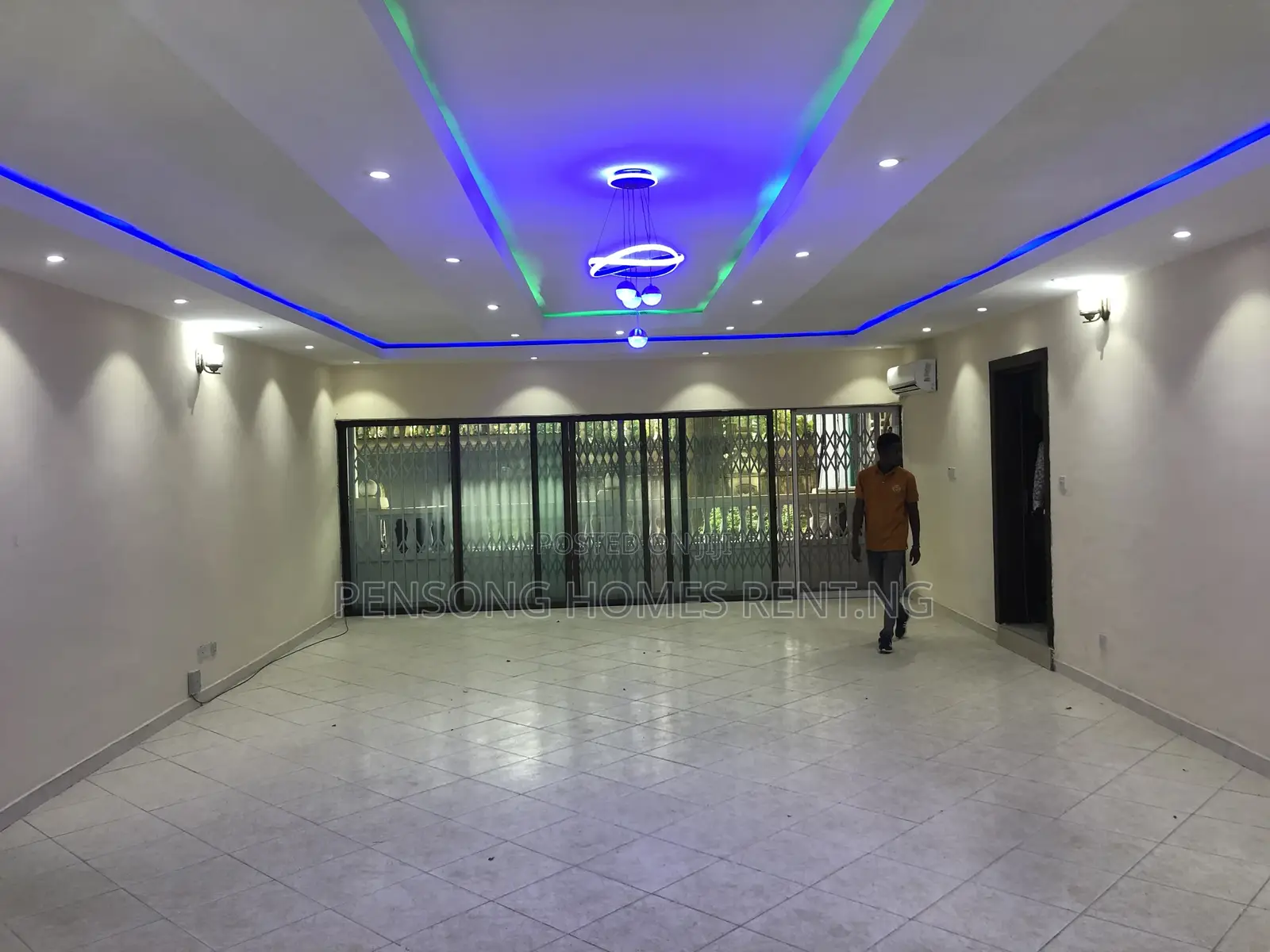 3bdrm Apartment in Eleganza, Ikoyi for rent in Ikoyi