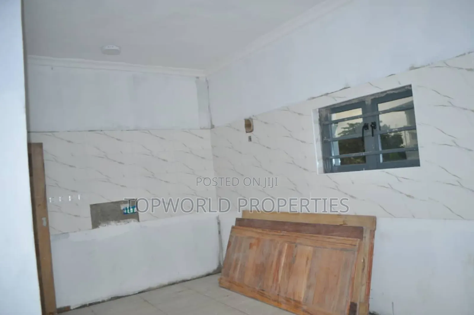 5bdrm Duplex In Adeniyi Jones Ikeja For Sale in Adeniyi Jones