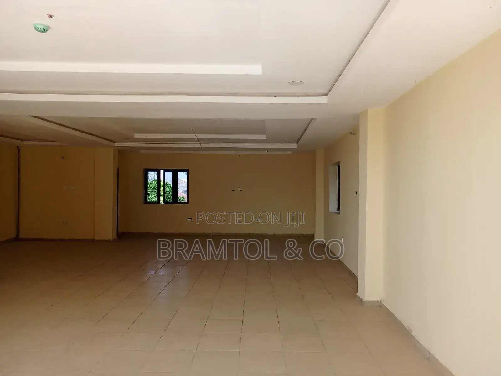 160 SQM Office/Shop Space in a Newly Built Plaza in Wuse 2