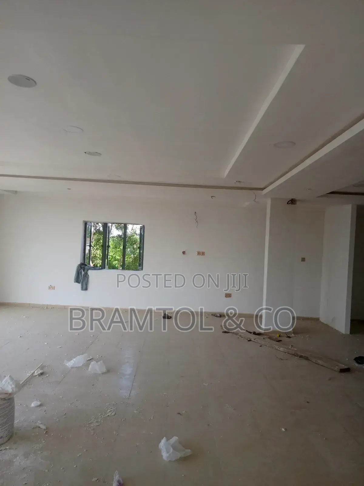 160 SQM Office/Shop Space in a Newly Built Plaza in Wuse 2