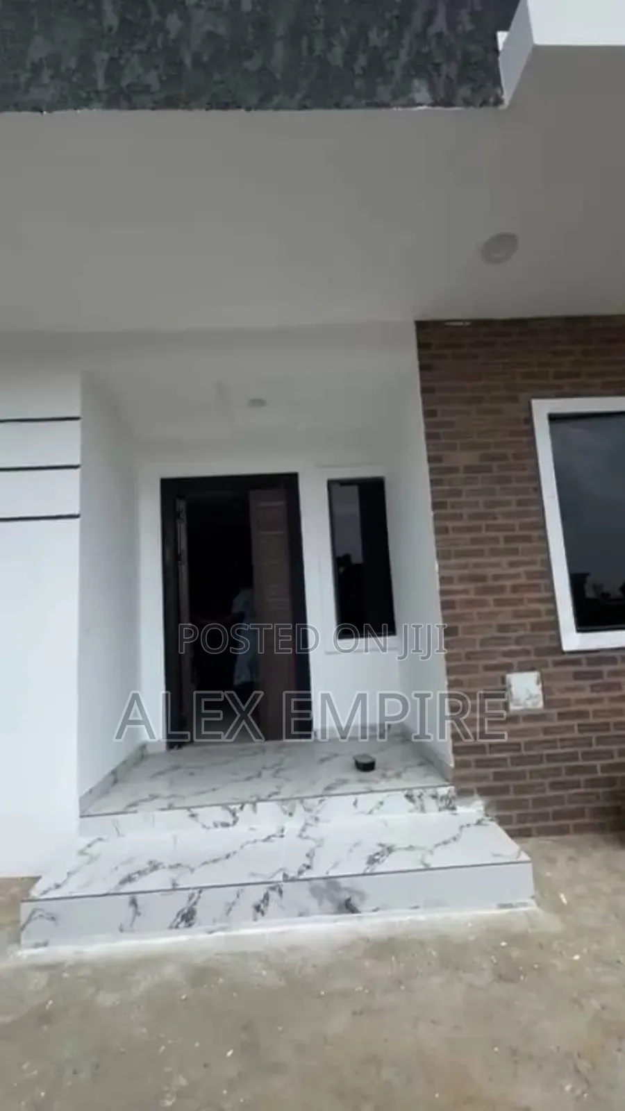 5bdrm Duplex in Ago Palace for sale in Ago Palace
