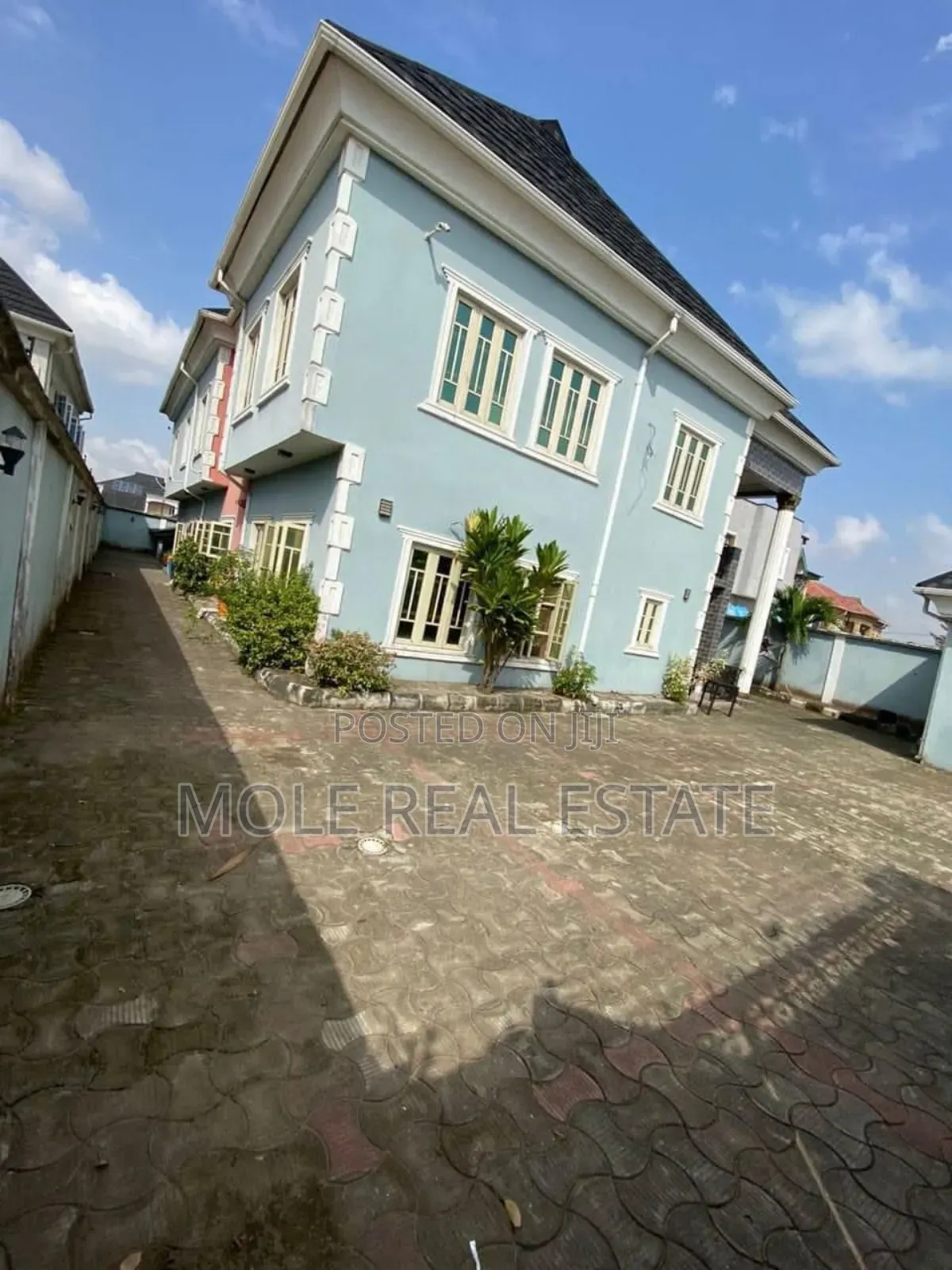 6 Bedroom Duplex Almost New Oworonshoki in Ikotun/Igando