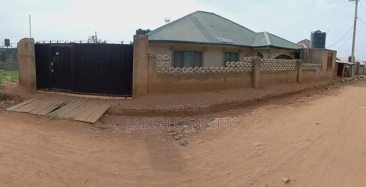 4bdrm Bungalow in Shelter Farm, Kubwa for sale in Kubwa