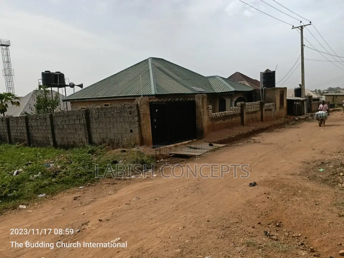 4bdrm Bungalow in Shelter Farm, Kubwa for sale in Kubwa