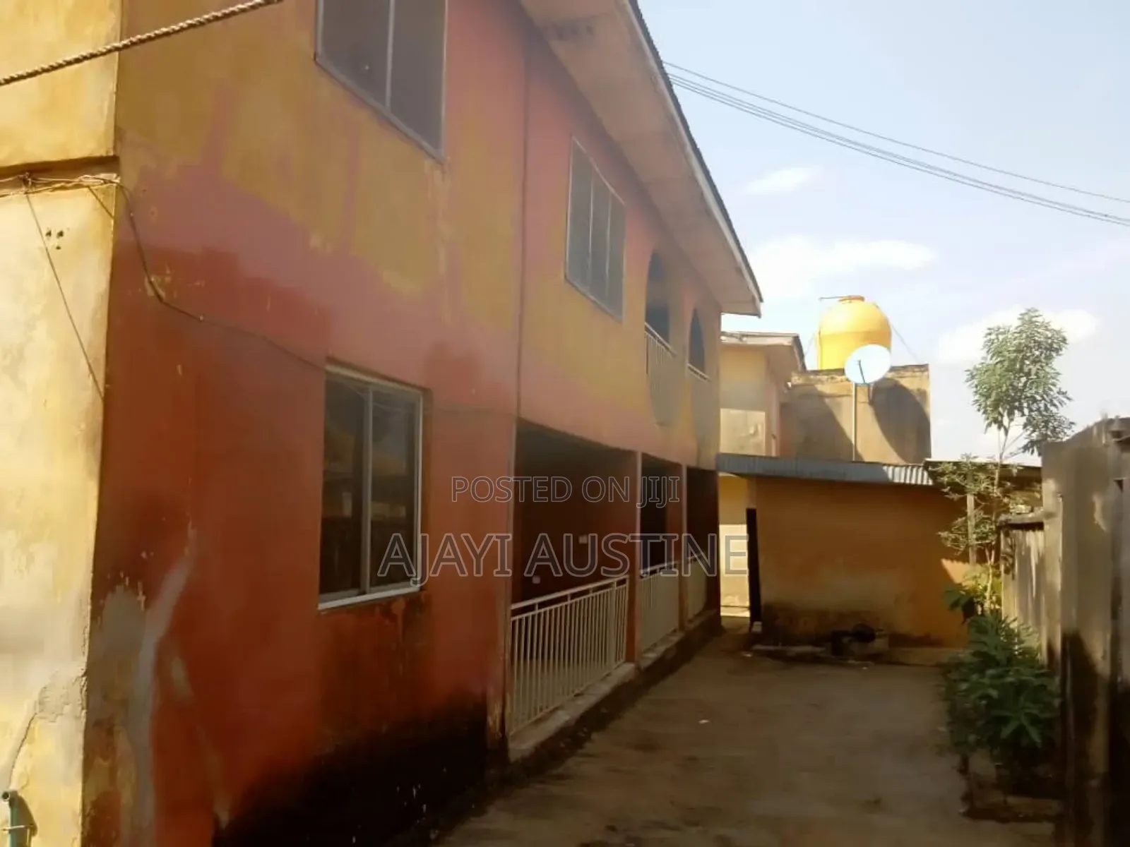 3bdrm Block of Flats in Idanre Road, Akure for sale in Akure