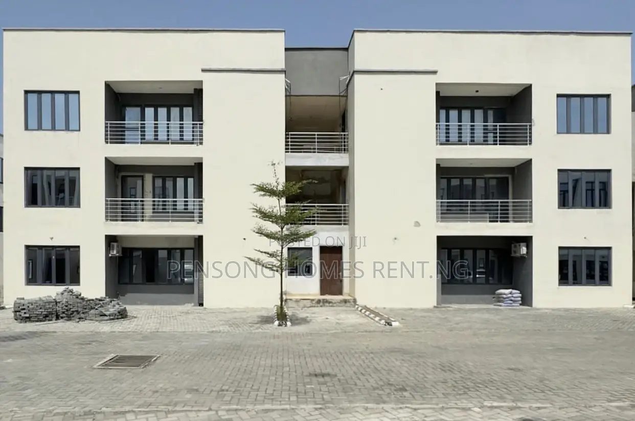 3bdrm Apartment in Osapa, Lekki for rent in Lekki