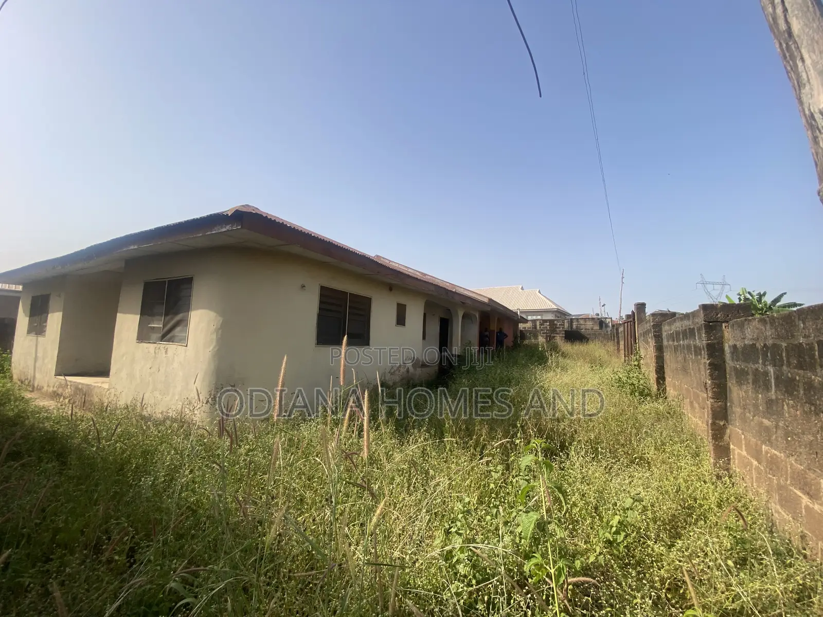 6bdrm Bungalow in Ariyibi - Apete , for sale in Ibadan