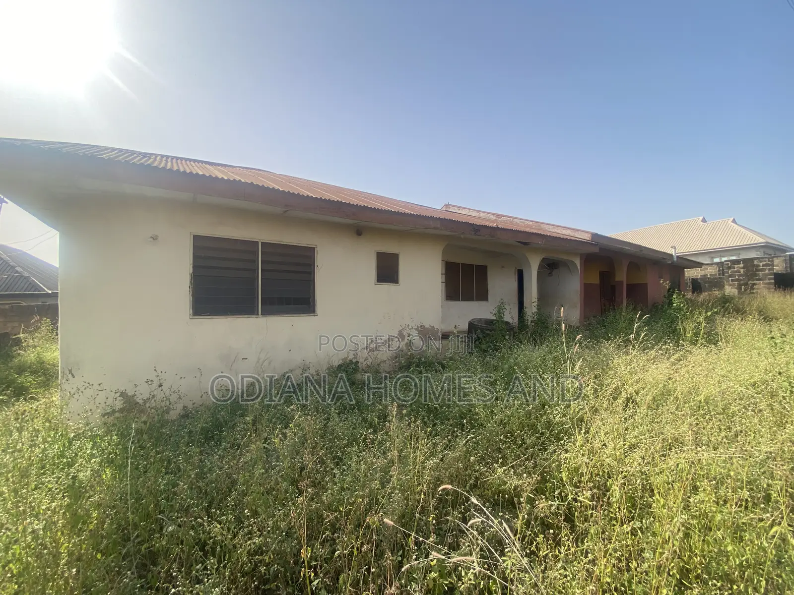 6bdrm Bungalow in Ariyibi - Apete , for sale in Ibadan