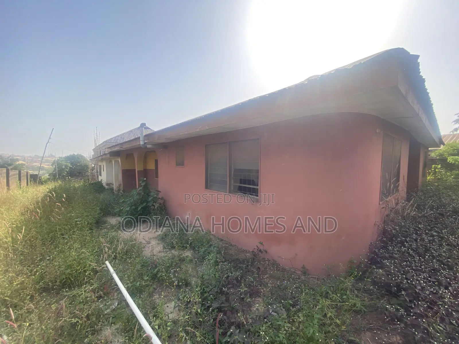 6bdrm Bungalow in Ariyibi - Apete , for sale in Ibadan