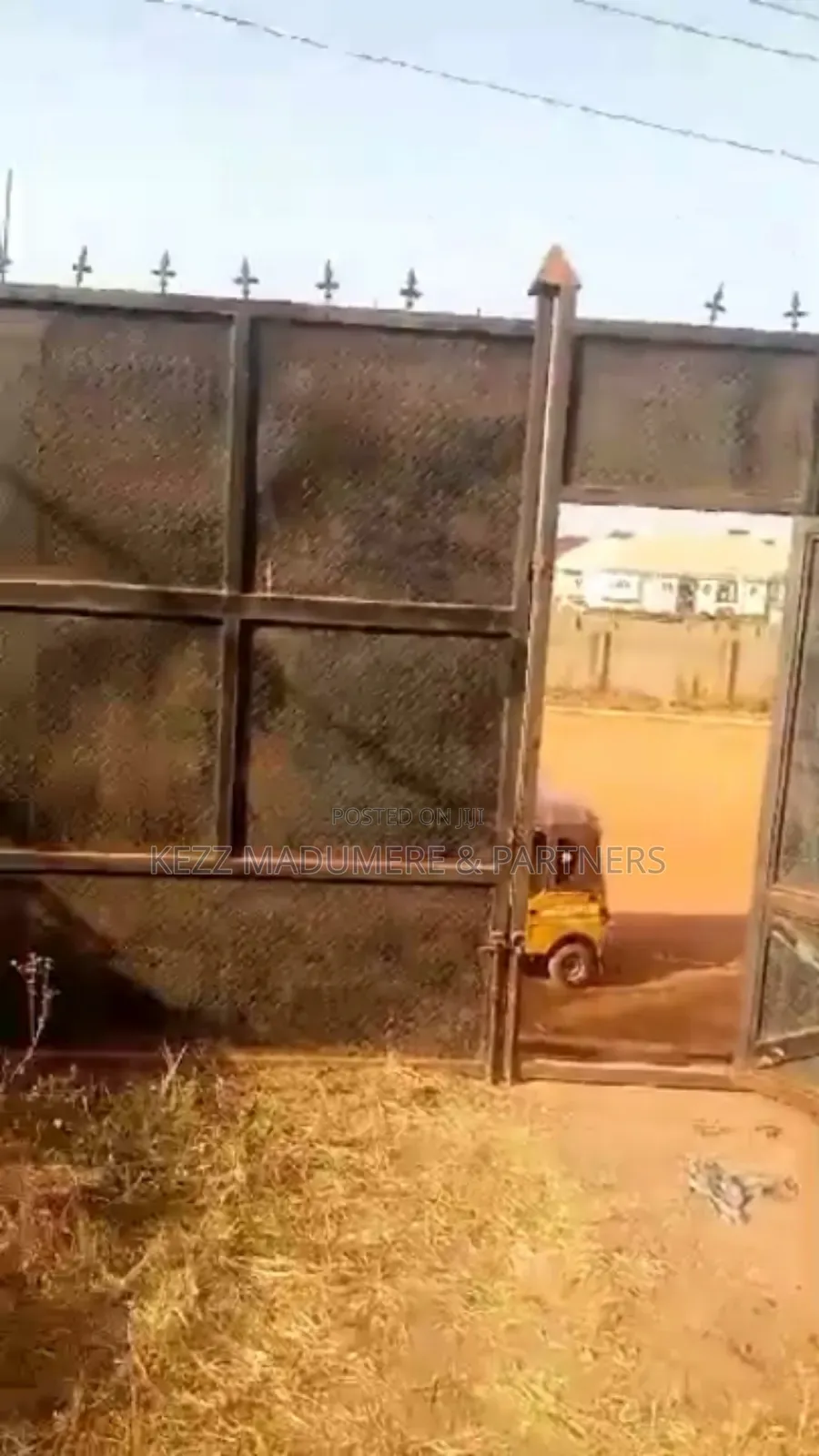 For Sale : 1500 SQMTS at New Enugu Road, Enugu in Enugu