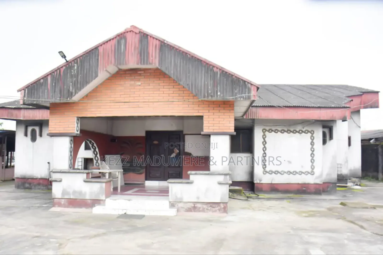 6bdrm Bungalow in Near Girls' Sec., Port-Harcourt for sale in Port-Harcourt