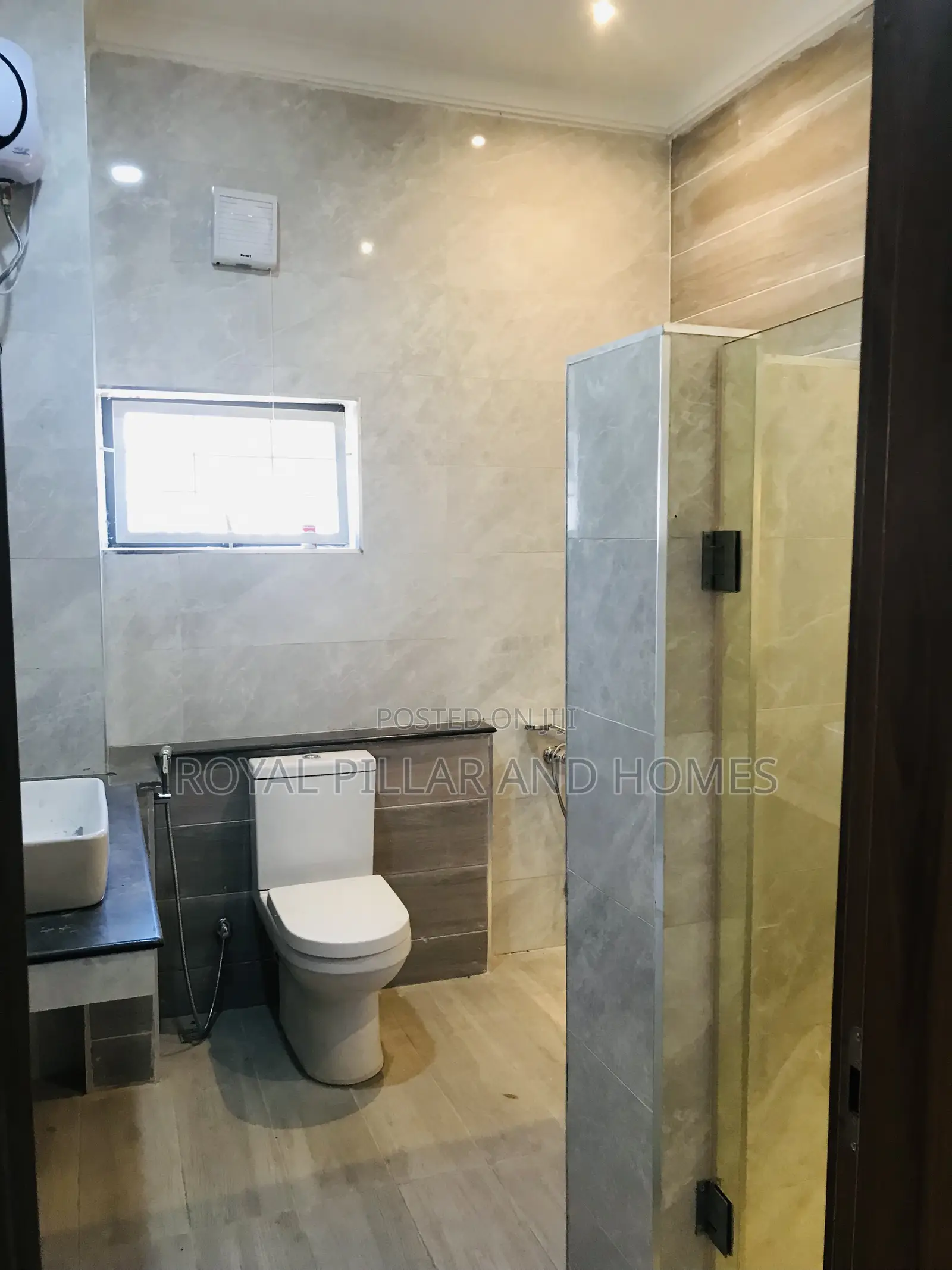 5bdrm Duplex in Durumi for sale in Durumi