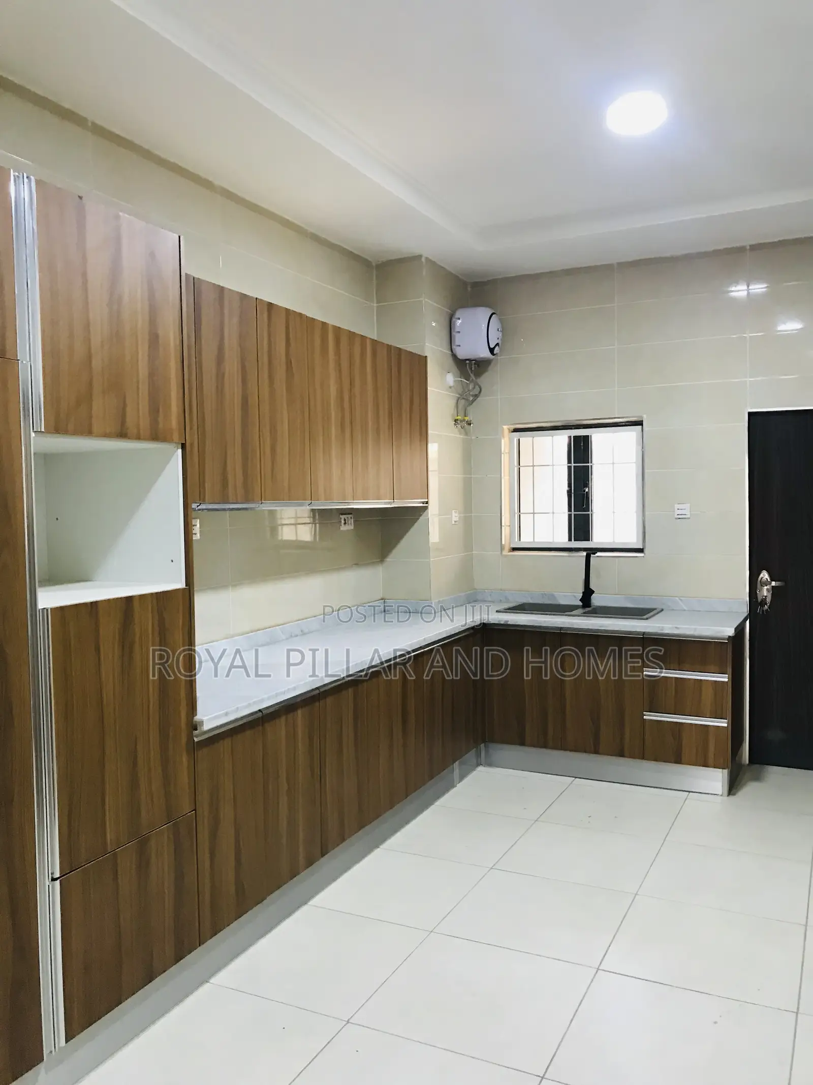 5bdrm Duplex in Durumi for sale in Durumi