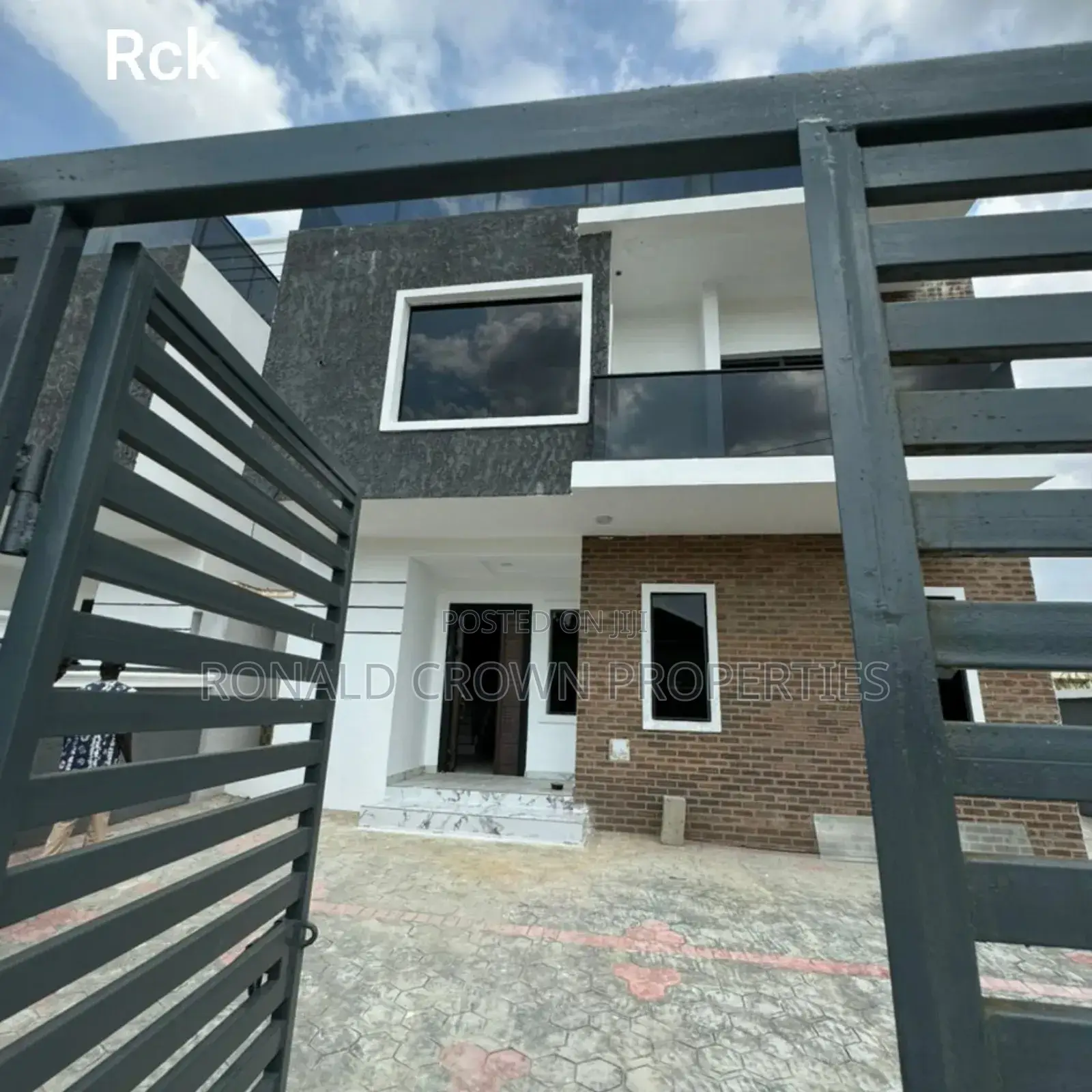 4bdrm Duplex in Festac for sale in Festac