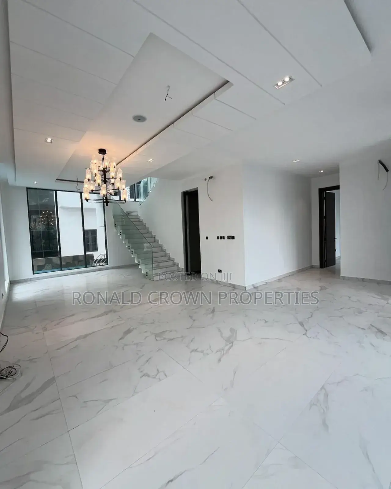 5bdrm Duplex in Osapa london for sale in Osapa london