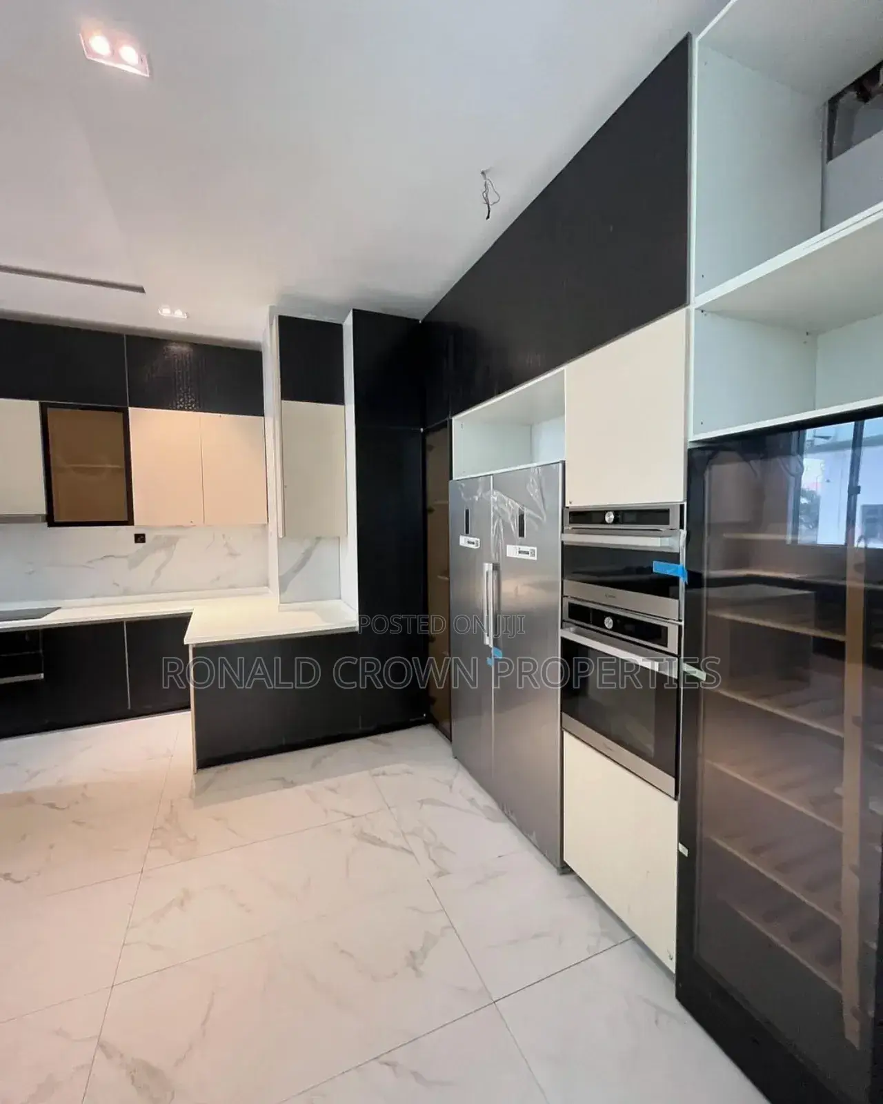 5bdrm Duplex in Osapa london for sale in Osapa london