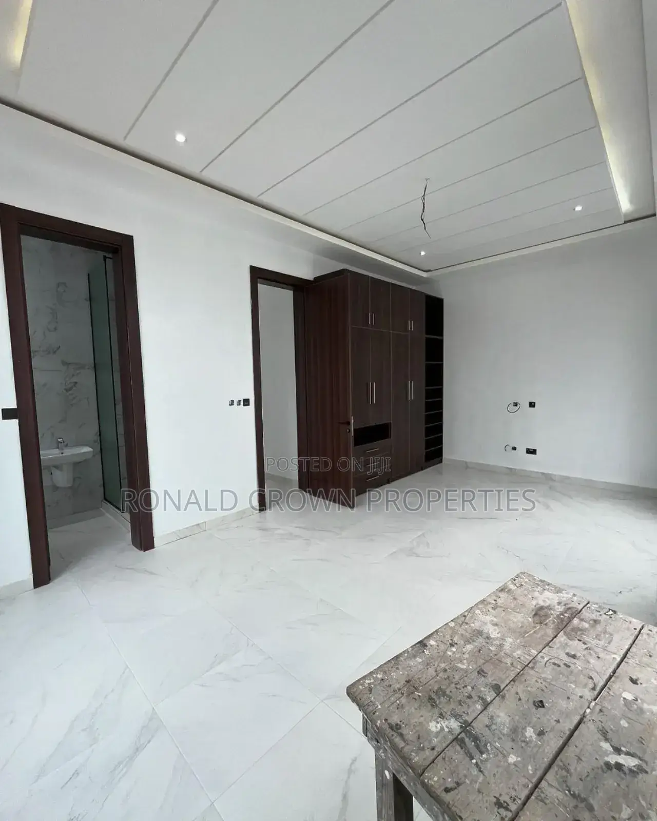 5bdrm Duplex in Osapa london for sale in Osapa london
