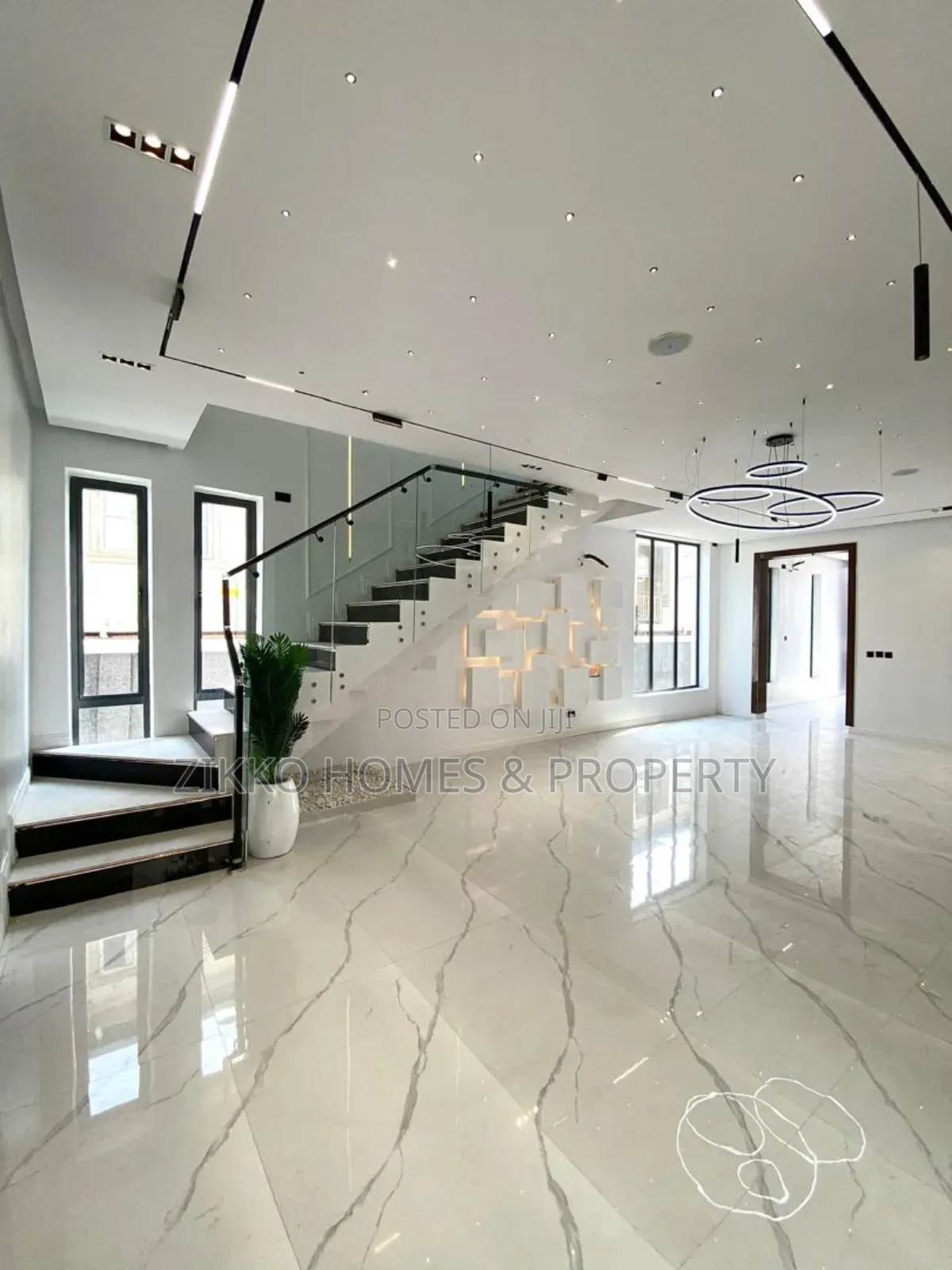 5bdrm Duplex in Ikota for sale in Ikota