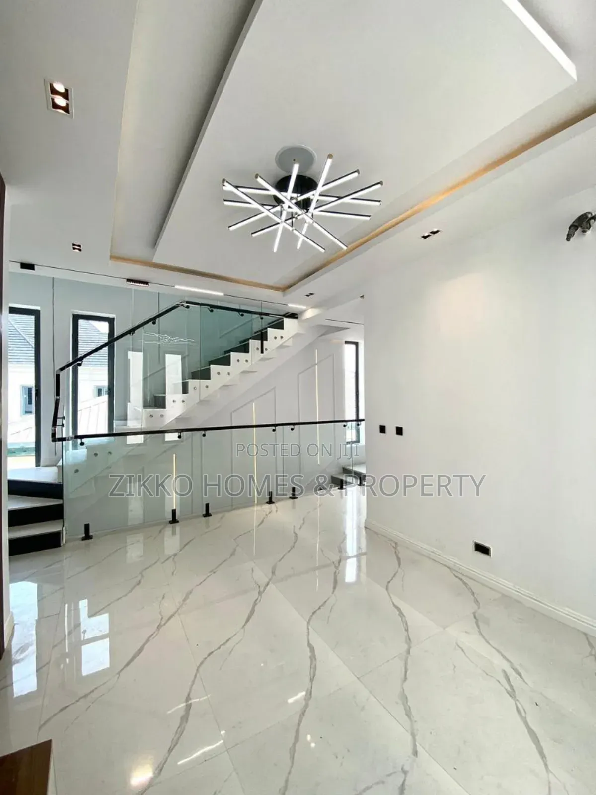 5bdrm Duplex in Ikota for sale in Ikota