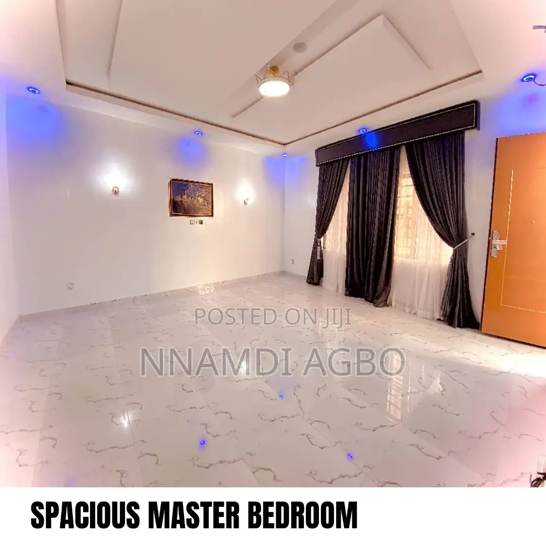 4bdrm Duplex in Orchid for Sale in Lafiaji