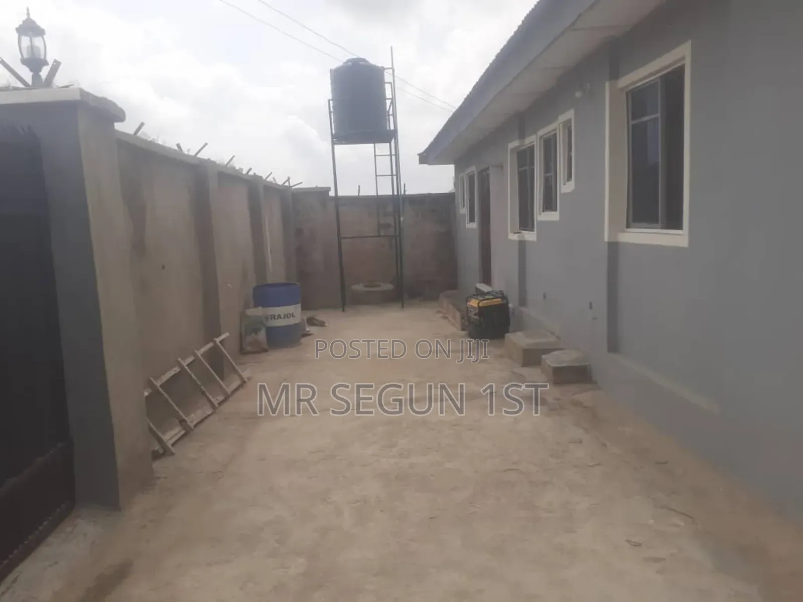 7bdrm Bungalow in Unity, Ibadan for sale in Ibadan