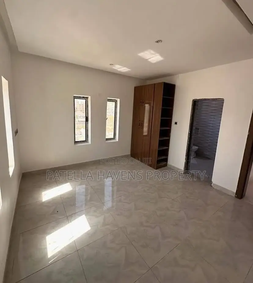 3 Bedroom Blocks Of Flat in Mabushi