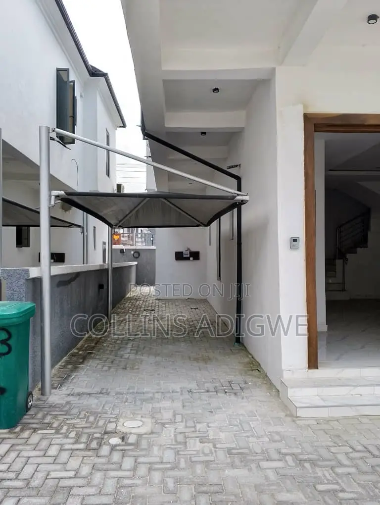 4bdrm Duplex in Vgc for sale in VGC / Ajah