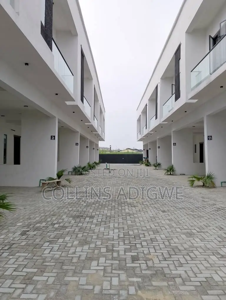 4bdrm Duplex in Vgc for sale in VGC / Ajah