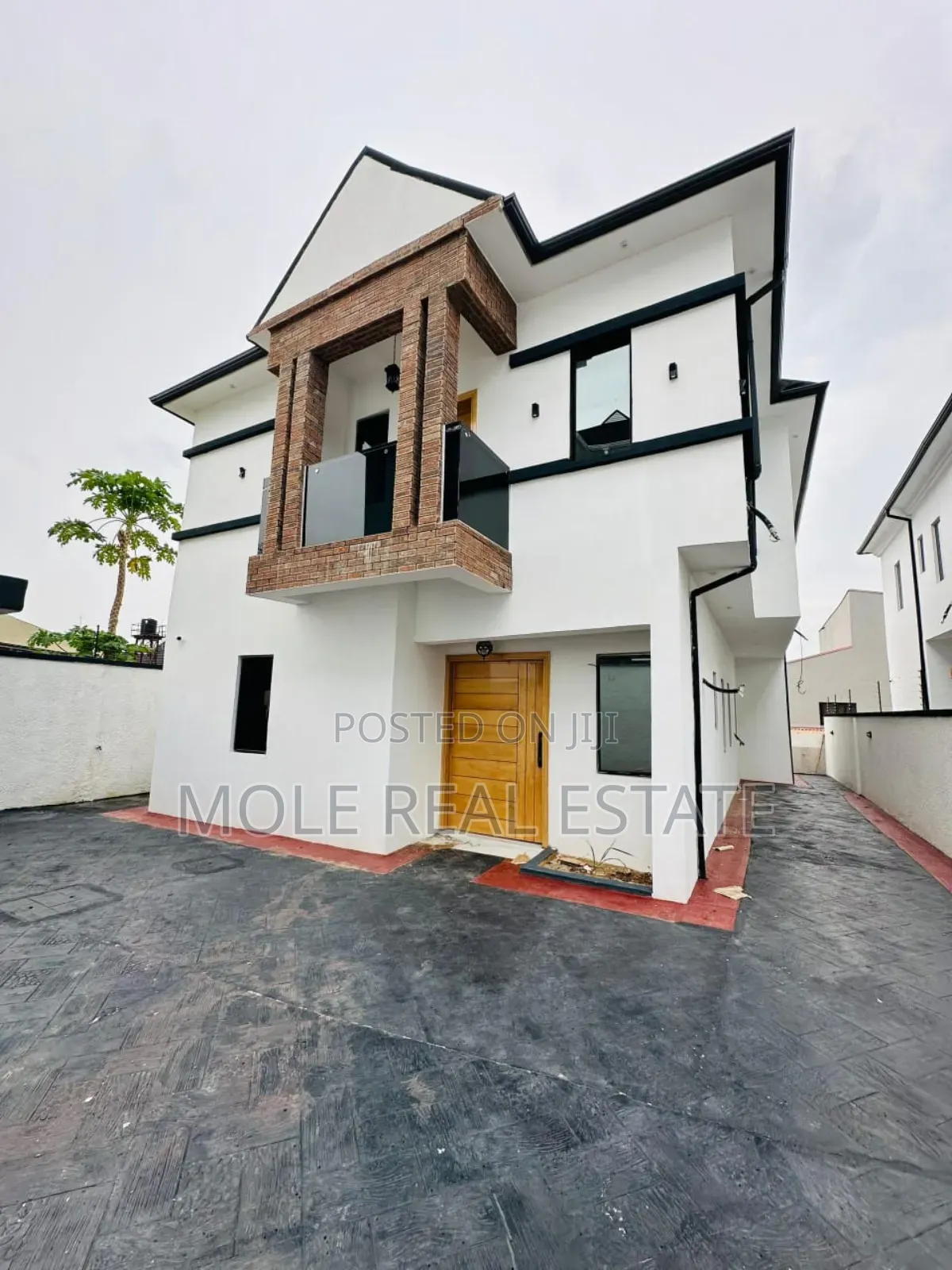 2 Storey Vacant Solid at Aguda Surulere Super Location in Aguda / Surulere