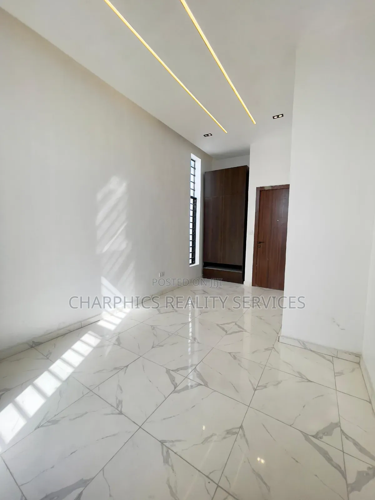 4bdrm Duplex in Ikota for sale in Ikota