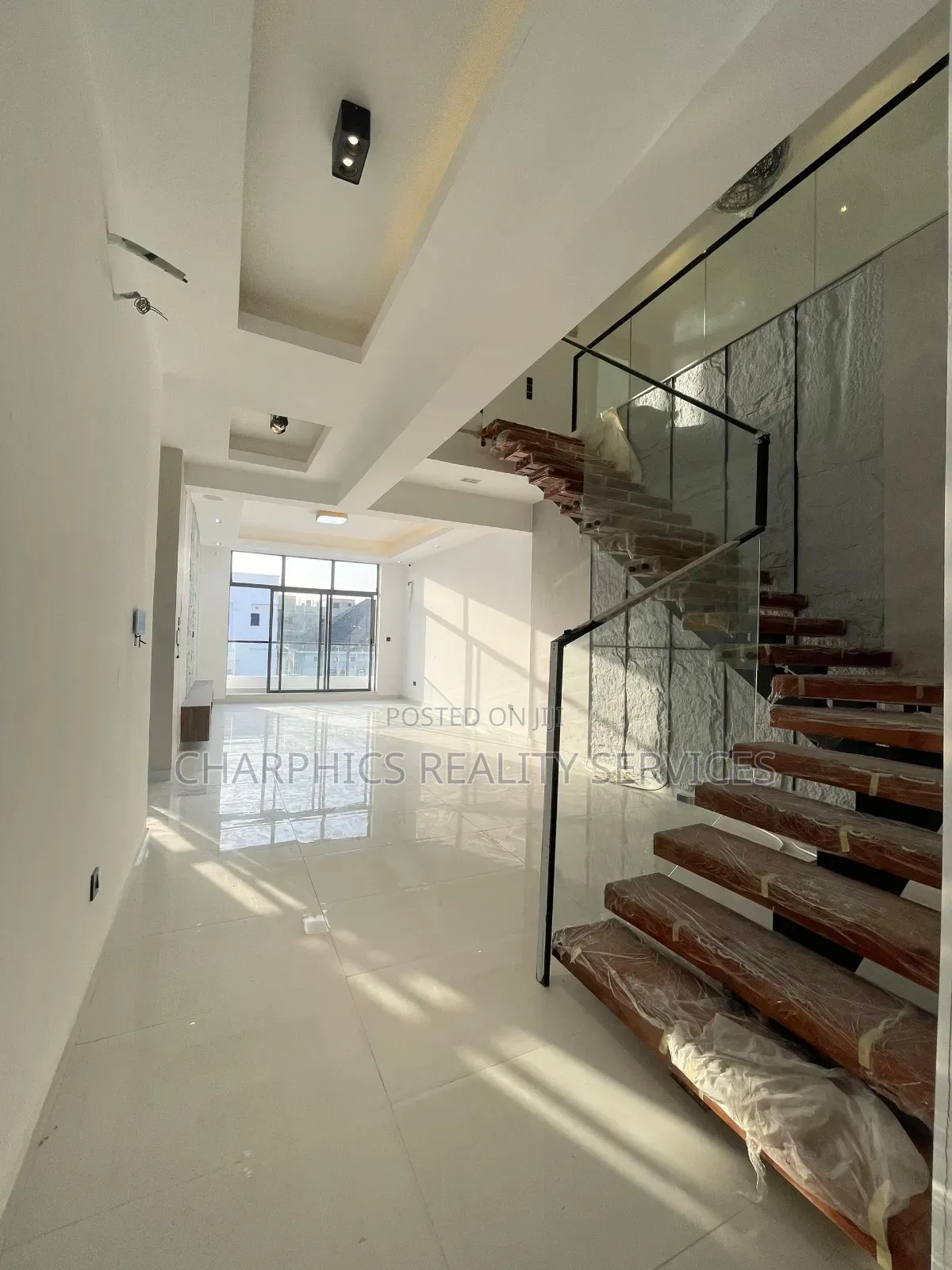 4bdrm Maisonette in Lekki Phase 1 for sale in Lekki Phase 1