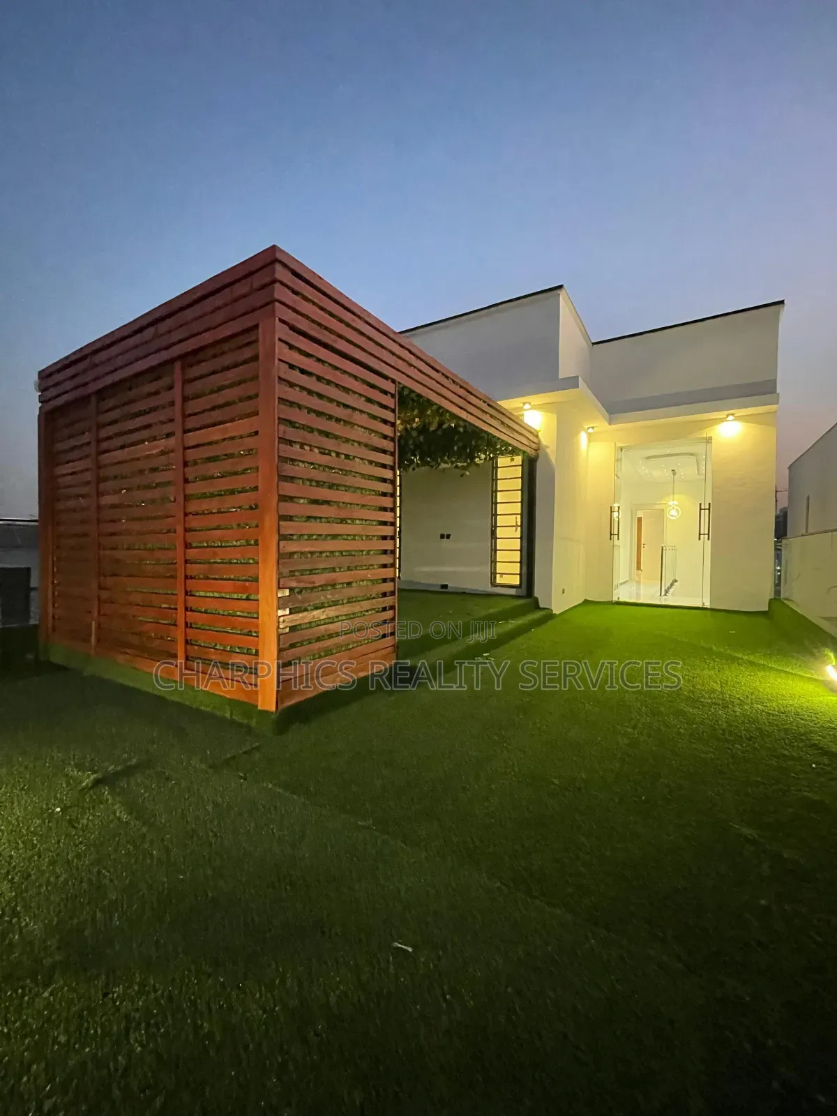 5bdrm Duplex in Ikate for sale in Ikate