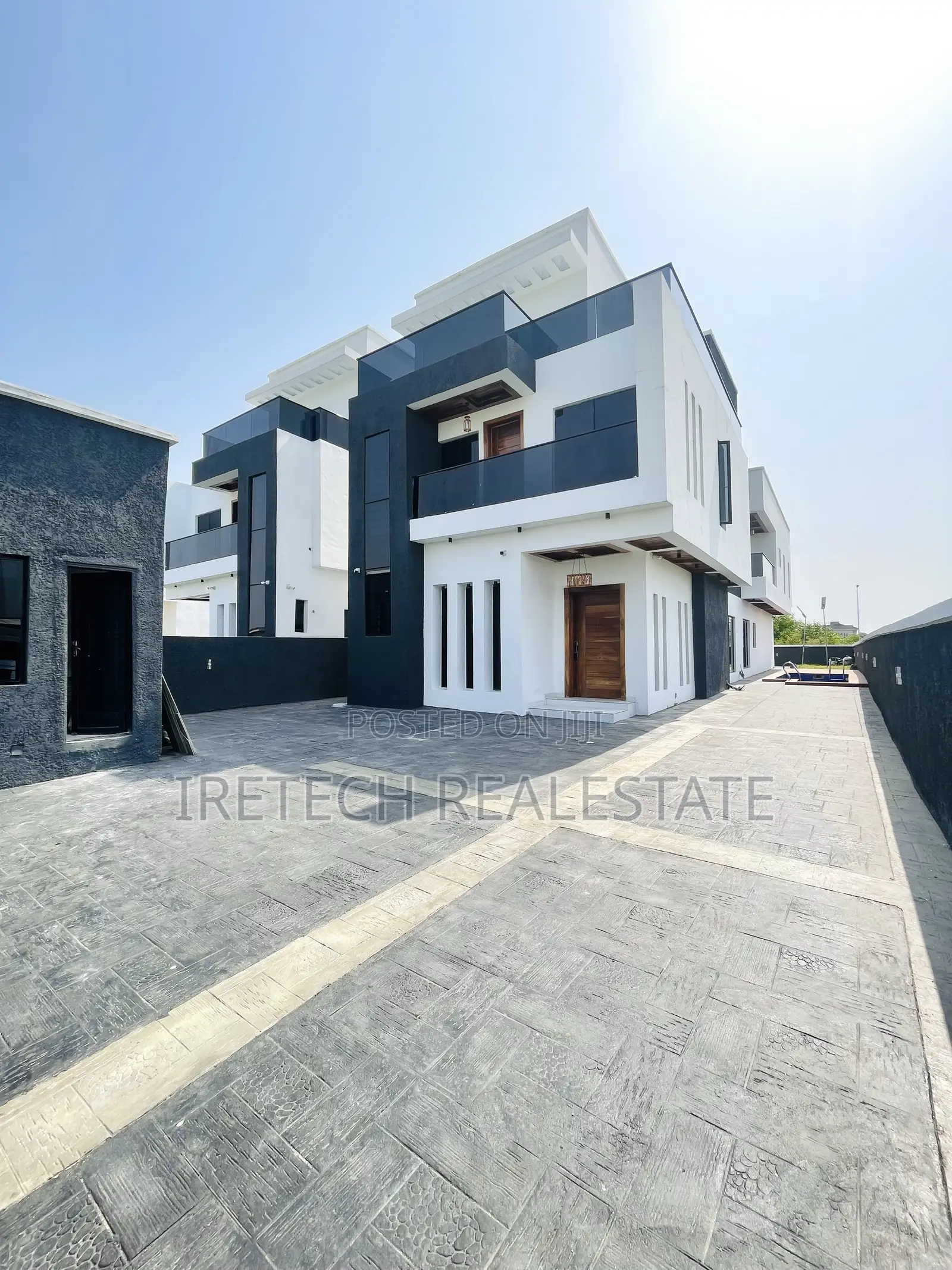 Automated 5 Bedroom With Cinema, Pool And Open Top Terrace in Ajah