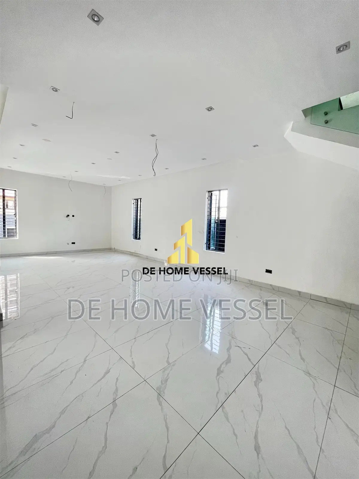 5bdrm Duplex in Lekki Phase 1 for sale in Lekki Phase 1