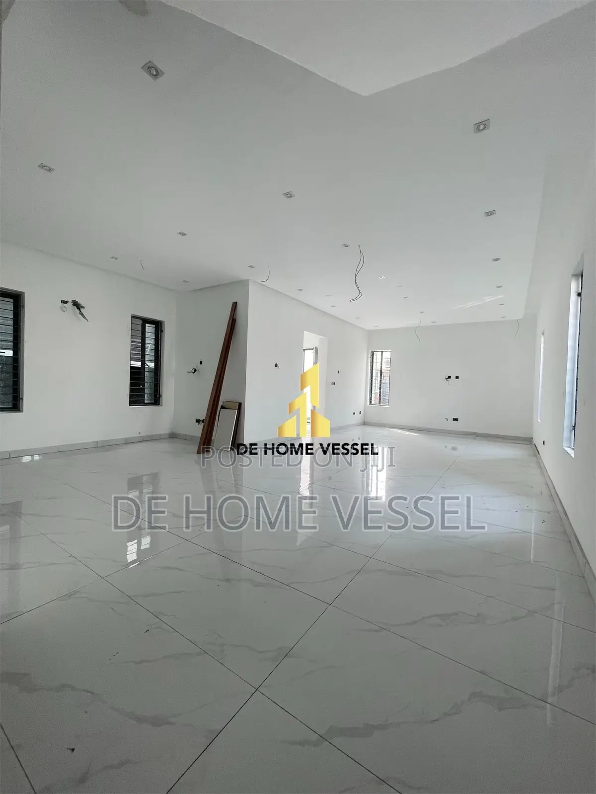 5bdrm Duplex in Lekki Phase 1 for sale in Lekki Phase 1