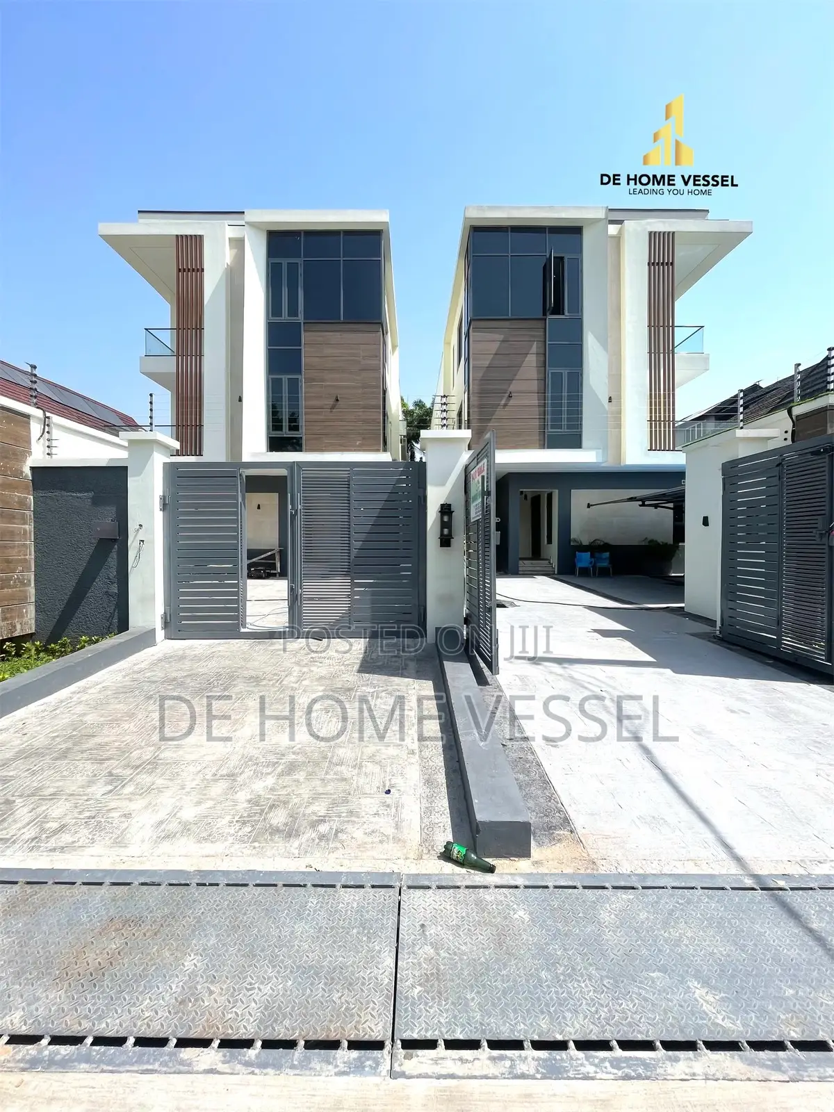 5bdrm Duplex in Lekki Phase 1 for sale in Lekki Phase 1