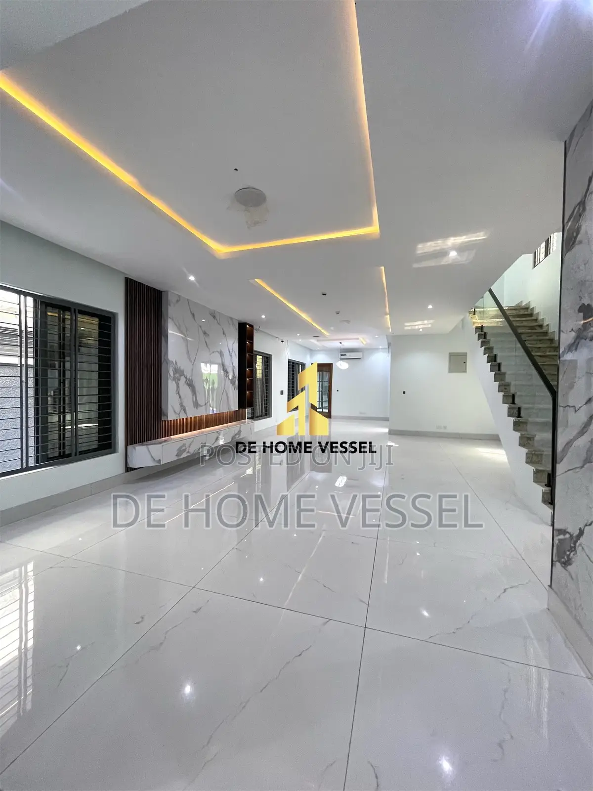 5bdrm Duplex in Lekki Phase 1 for sale in Lekki Phase 1