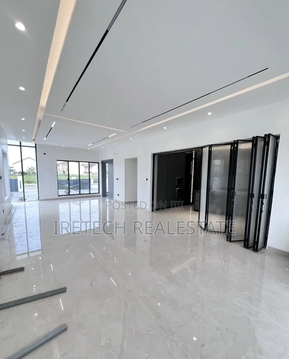 5bdrm Duplex in Royal Garden Estate for sale in Lekki
